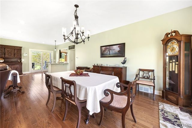 1881 Old Seneca, Skaneateles, NY 13108