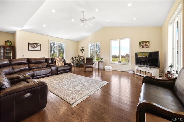 1881 Old Seneca, Skaneateles, NY 13108