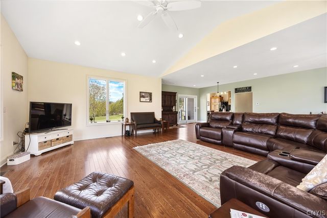 1881 Old Seneca, Skaneateles, NY 13108