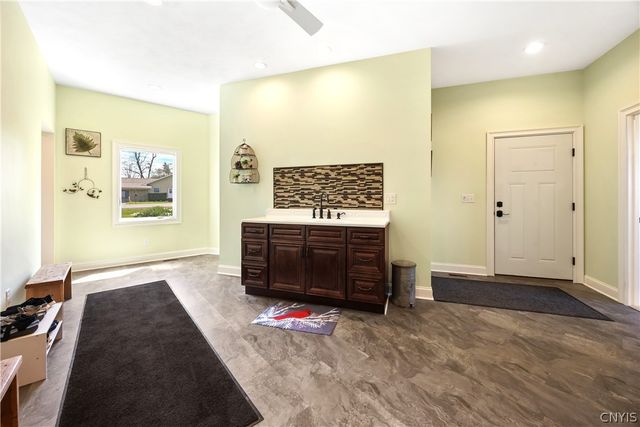 1881 Old Seneca, Skaneateles, NY 13108
