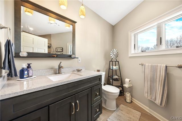 1881 Old Seneca, Skaneateles, NY 13108