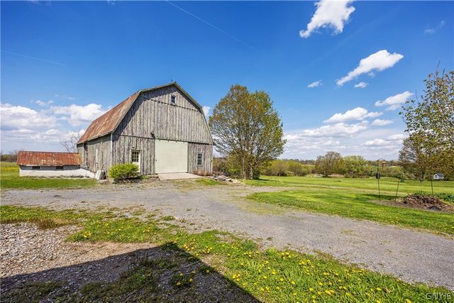 1881 Old Seneca, Skaneateles, NY 13108