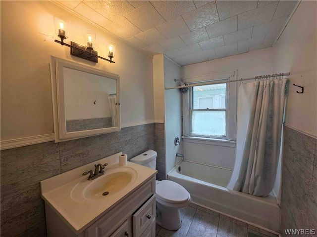 28 Blum Avenue, Buffalo, NY 14216