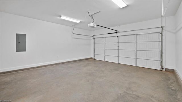 135 Glasmere Court, Winston-salem, NC 27101