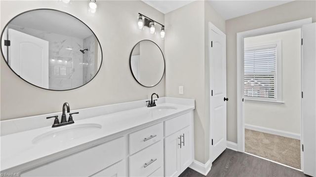 135 Glasmere Court, Winston-salem, NC 27101