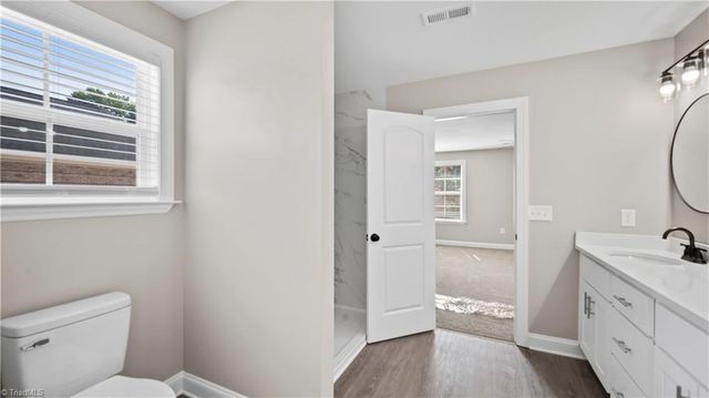 135 Glasmere Court, Winston-salem, NC 27101