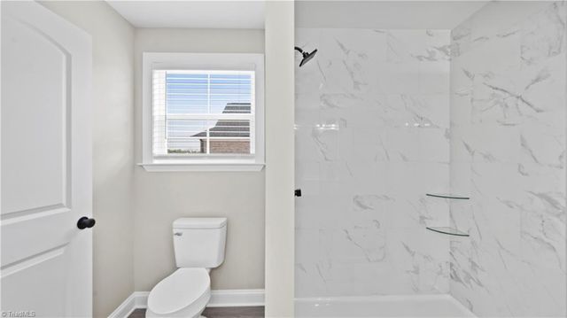 135 Glasmere Court, Winston-salem, NC 27101