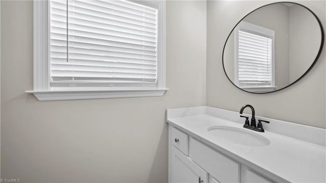 135 Glasmere Court, Winston-salem, NC 27101