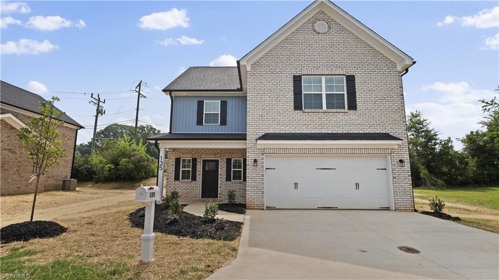 135 Glasmere Court, Winston-salem, NC 27101