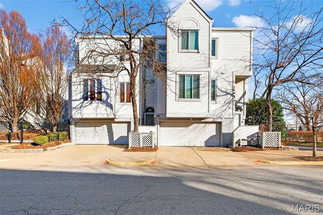 28 Columbus Square Drive, St Louis, MO 63101