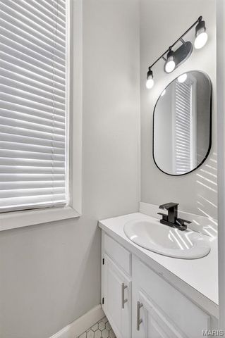 28 Columbus Square Drive, St Louis, MO 63101