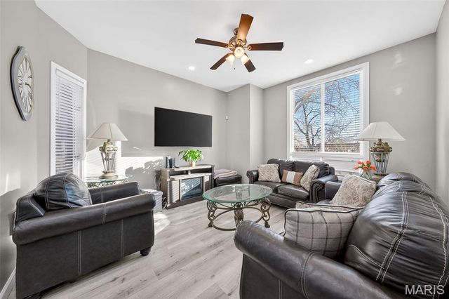 28 Columbus Square Drive, St Louis, MO 63101