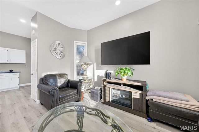 28 Columbus Square Drive, St Louis, MO 63101