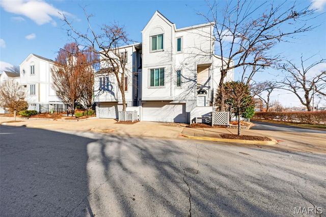 28 Columbus Square Drive, St Louis, MO 63101