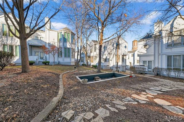 28 Columbus Square Drive, St Louis, MO 63101