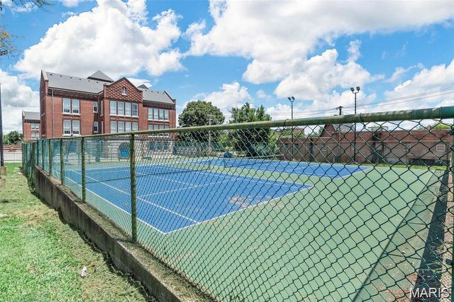 28 Columbus Square Drive, St Louis, MO 63101