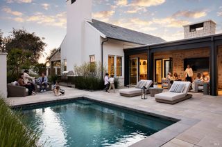 110 Vintners Ct, Napa, CA 94559