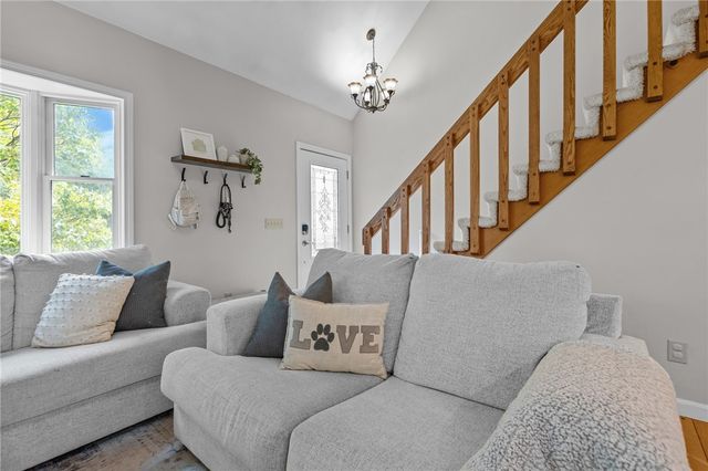 20 Oakridge Drive, Cranston, RI 02921