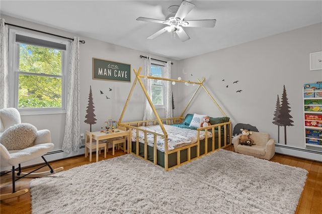 20 Oakridge Drive, Cranston, RI 02921