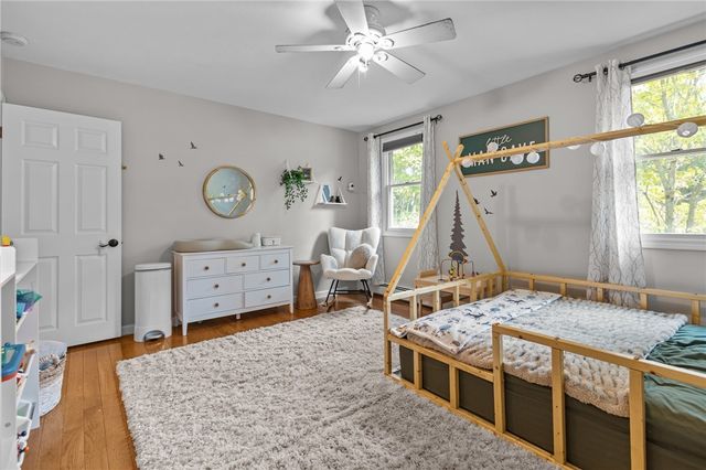 20 Oakridge Drive, Cranston, RI 02921