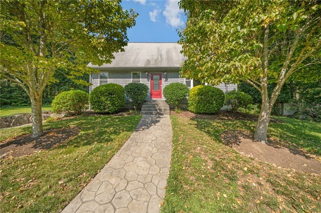 20 Oakridge Drive, Cranston, RI 02921