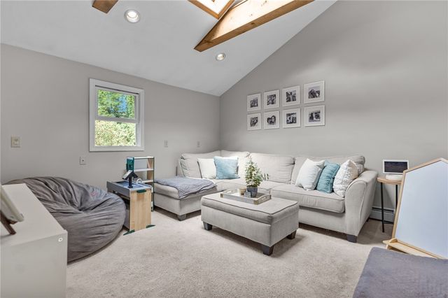 20 Oakridge Drive, Cranston, RI 02921