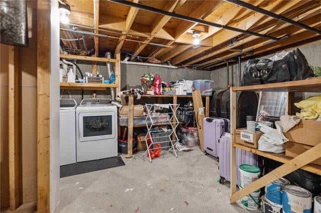 20 Oakridge Drive, Cranston, RI 02921