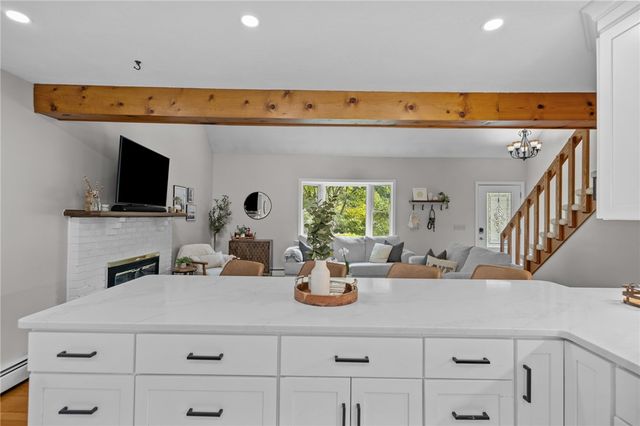 20 Oakridge Drive, Cranston, RI 02921