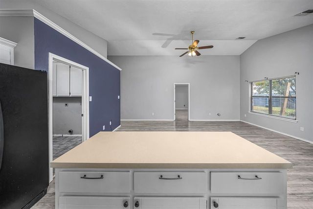 1622 SE Hillcrest Ave, Lawton, OK 73501