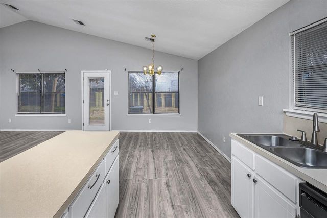 1622 SE Hillcrest Ave, Lawton, OK 73501