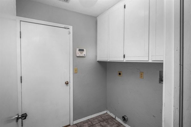 1622 SE Hillcrest Ave, Lawton, OK 73501