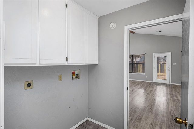 1622 SE Hillcrest Ave, Lawton, OK 73501