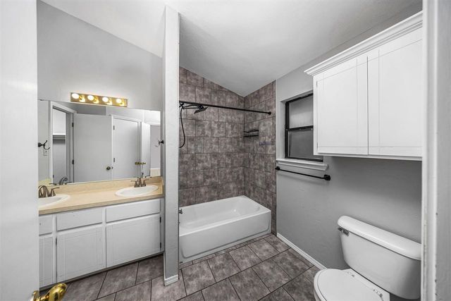 1622 SE Hillcrest Ave, Lawton, OK 73501