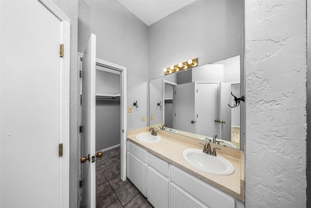 1622 SE Hillcrest Ave, Lawton, OK 73501