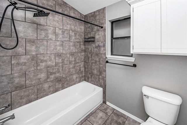 1622 SE Hillcrest Ave, Lawton, OK 73501