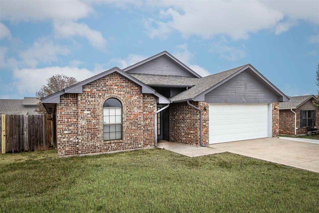 1622 SE Hillcrest Ave, Lawton, OK 73501