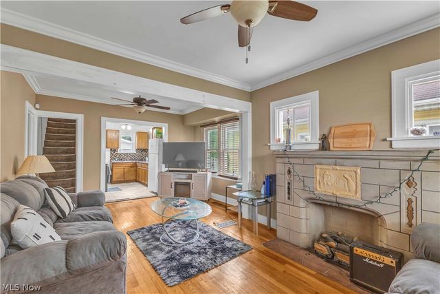 5821 Merkle Avenue, Parma, OH 44129