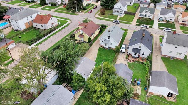 5821 Merkle Avenue, Parma, OH 44129