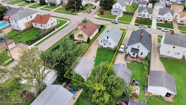 5821 Merkle Avenue, Parma, OH 44129