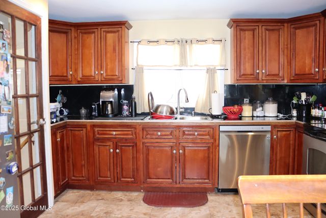 3405 Leroy Street, Niskayuna, NY 12304