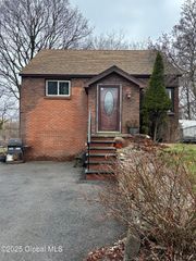 3405 Leroy Street, Niskayuna, NY 12304