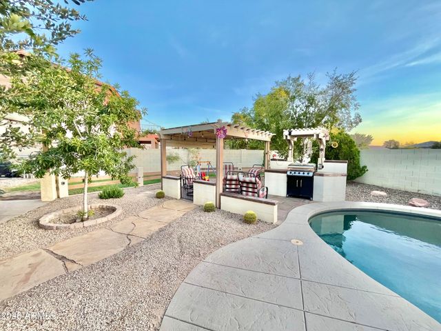6914 S 22nd Lane, Phoenix, AZ 85041