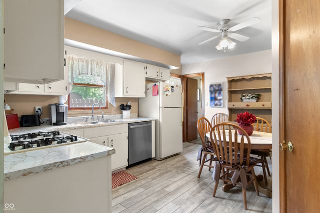 7712 Poplar Road, Brownsburg, IN 46112
