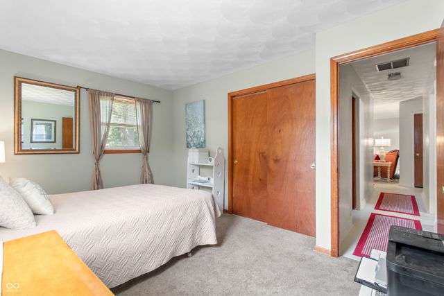 7712 Poplar Road, Brownsburg, IN 46112