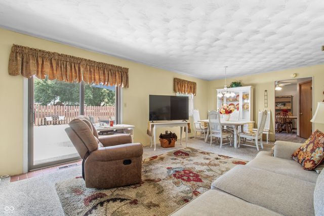 7712 Poplar Road, Brownsburg, IN 46112