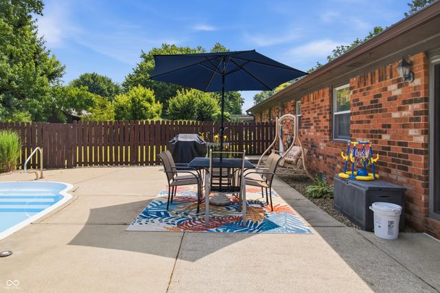 7712 Poplar Road, Brownsburg, IN 46112