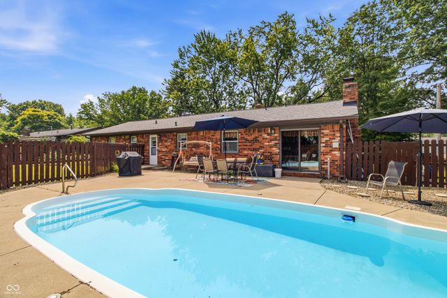 7712 Poplar Road, Brownsburg, IN 46112
