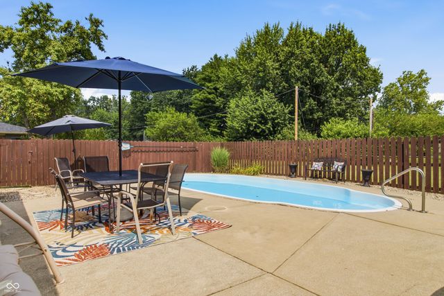 7712 Poplar Road, Brownsburg, IN 46112