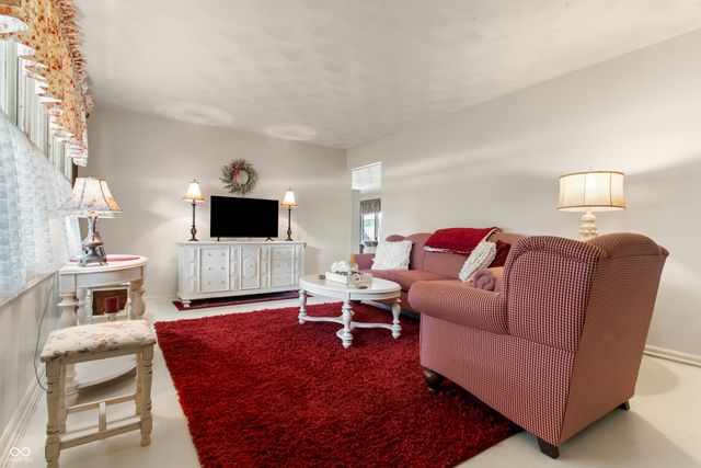7712 Poplar Road, Brownsburg, IN 46112
