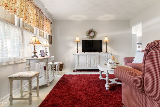 7712 Poplar Road, Brownsburg, IN 46112